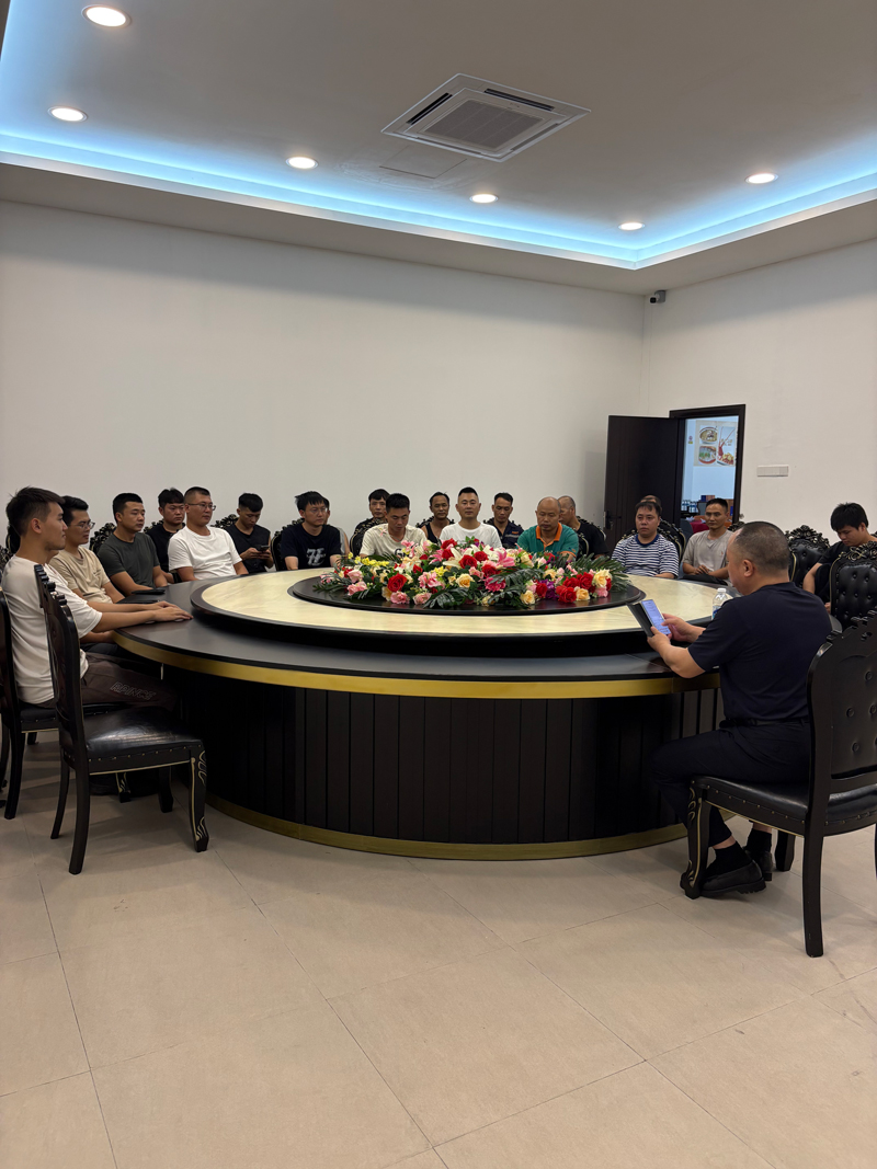 <strong>情暖海外匠心同行！公司董事长亲赴马来西亚工地慰问一</strong>